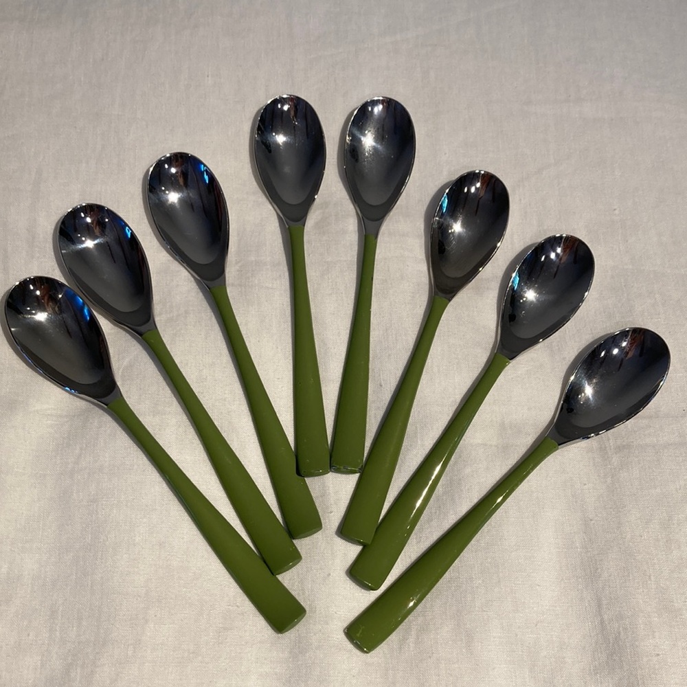 Fiesta spoons with chartreuse handles (8)
